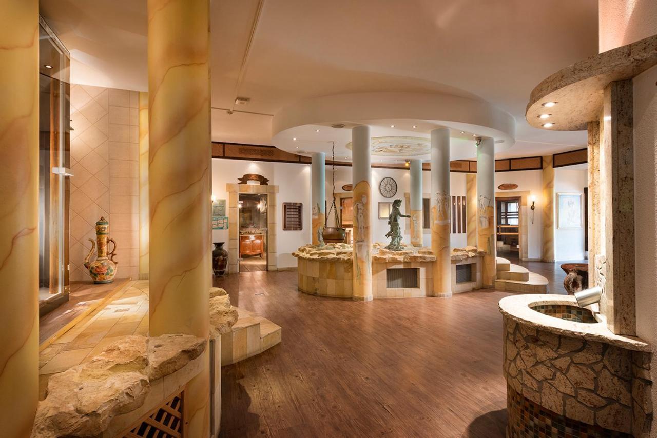 Wellnesshotel Seeschloesschen - Privat- Spa & Naturresort ゼンフテンベルク エクステリア 写真