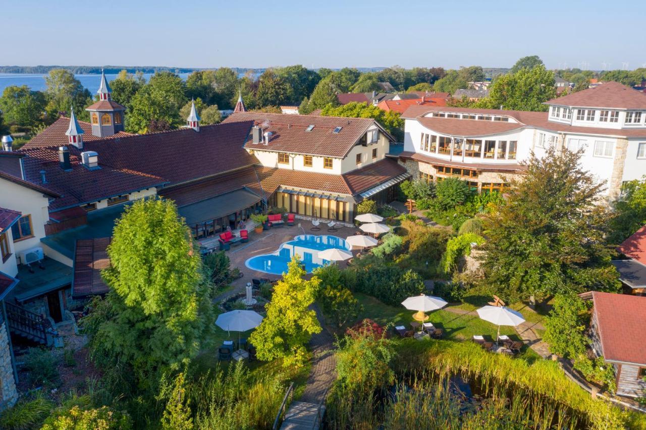 Wellnesshotel Seeschloesschen - Privat- Spa & Naturresort ゼンフテンベルク エクステリア 写真