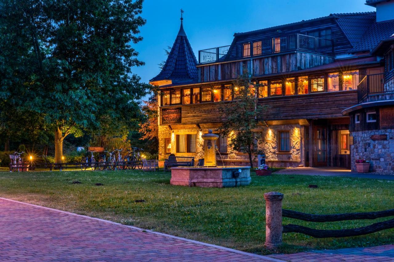 Wellnesshotel Seeschloesschen - Privat- Spa & Naturresort ゼンフテンベルク エクステリア 写真