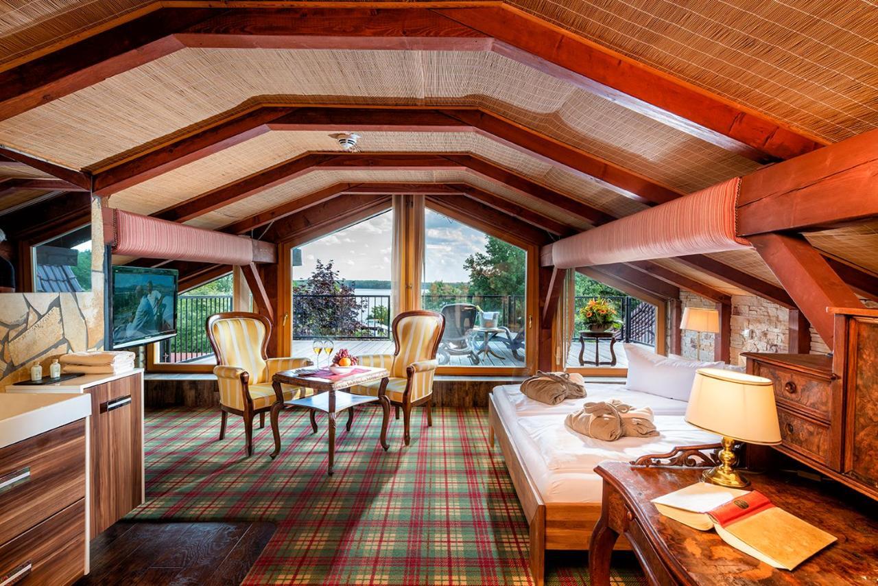 Wellnesshotel Seeschloesschen - Privat- Spa & Naturresort ゼンフテンベルク エクステリア 写真