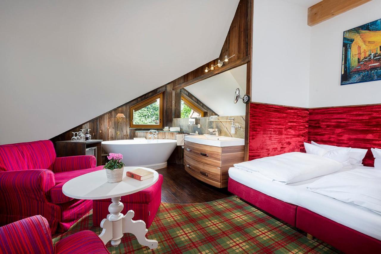 Wellnesshotel Seeschloesschen - Privat- Spa & Naturresort ゼンフテンベルク エクステリア 写真