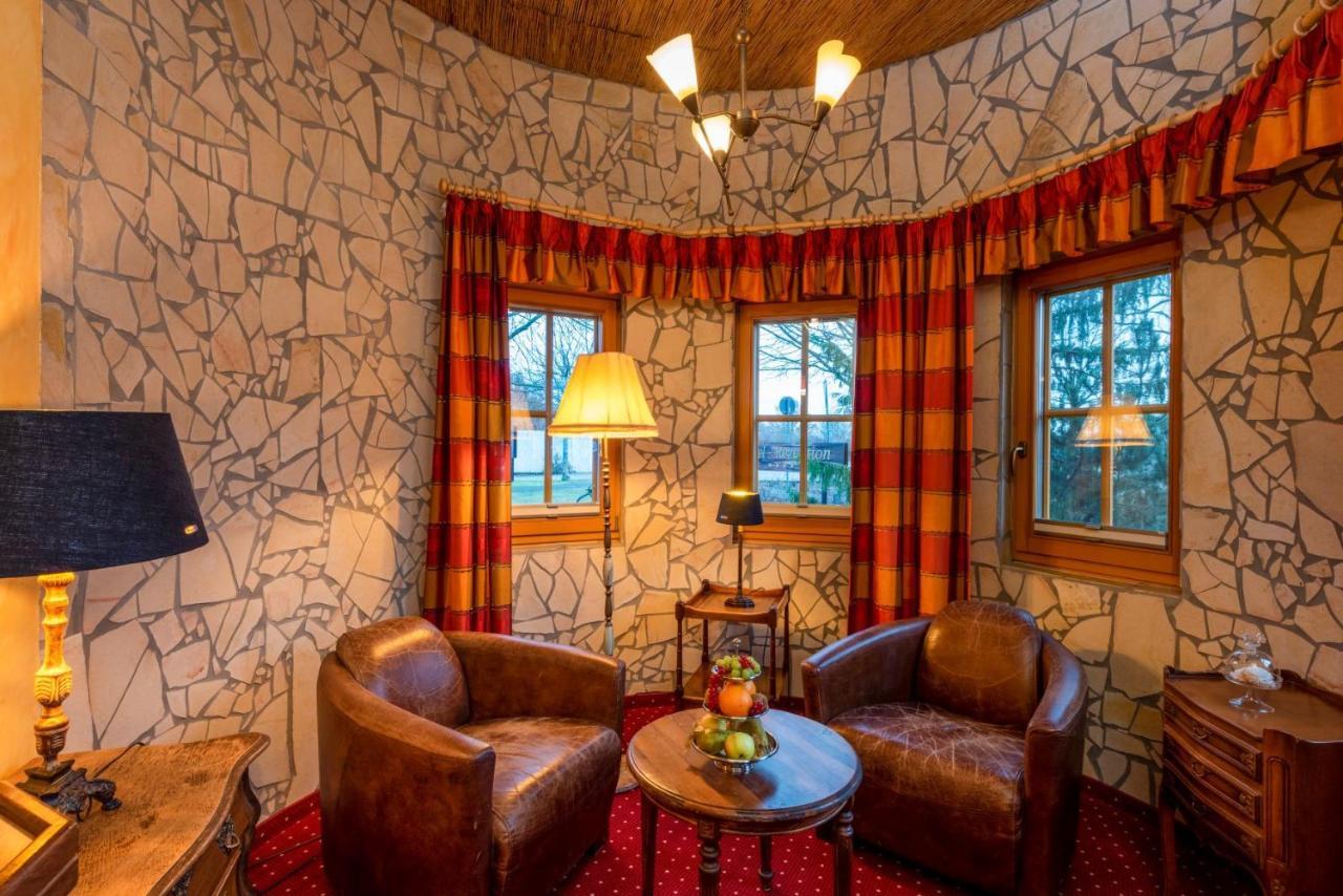Wellnesshotel Seeschloesschen - Privat- Spa & Naturresort ゼンフテンベルク エクステリア 写真