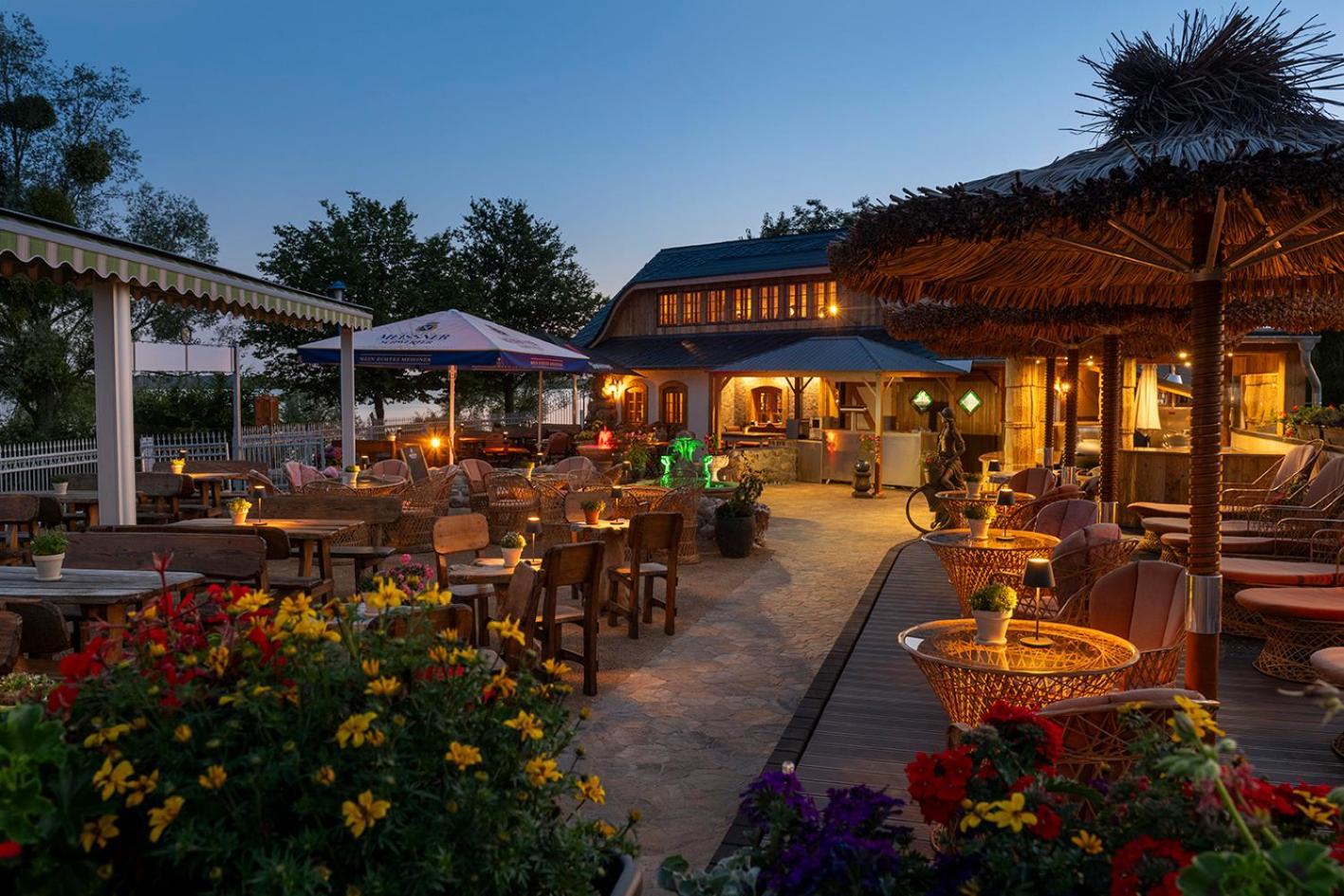 Wellnesshotel Seeschloesschen - Privat- Spa & Naturresort ゼンフテンベルク エクステリア 写真