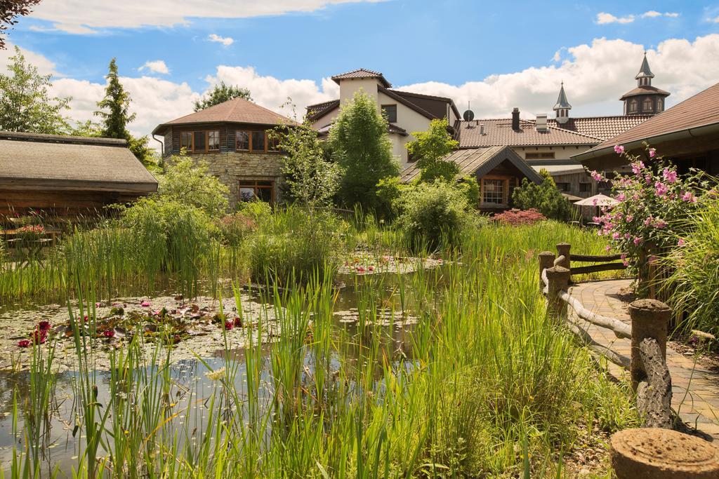 Wellnesshotel Seeschloesschen - Privat- Spa & Naturresort ゼンフテンベルク エクステリア 写真